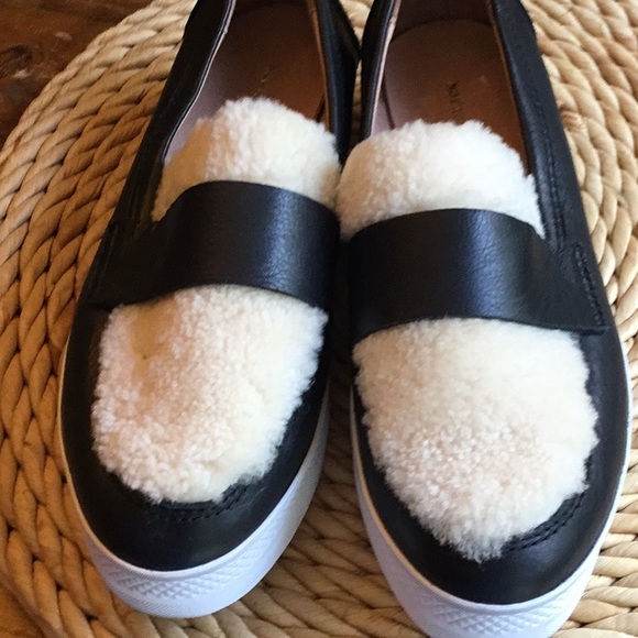 NWOT All Black Shearing Top Loafers - Picture 3 of 6